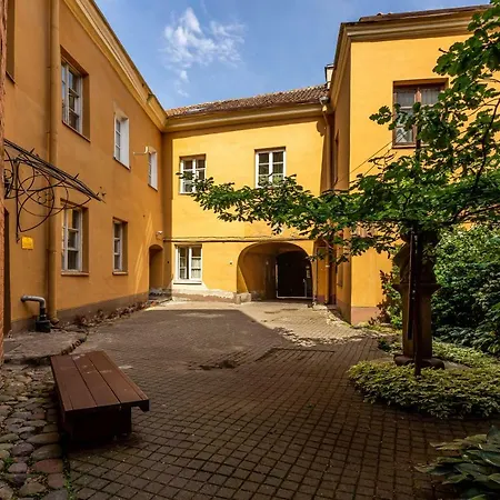 Cozy 2bdr Apt On Stikliu Str With Inner Yard S43 Apartment *