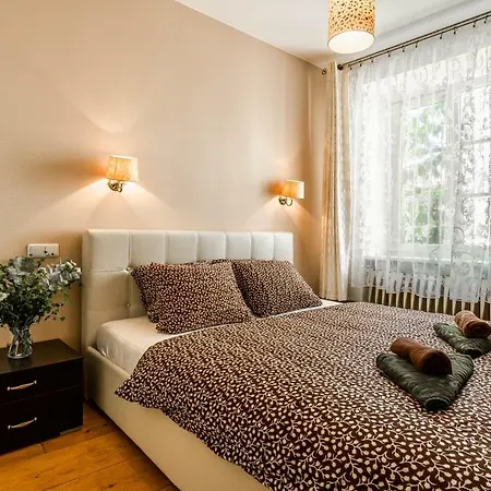 Cozy 2bdr Apt On Stikliu Str With Inner Yard S43 Apartment *