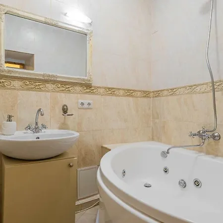 Cozy 2bdr Apt On Stikliu Str With Inner Yard S43 Wilna