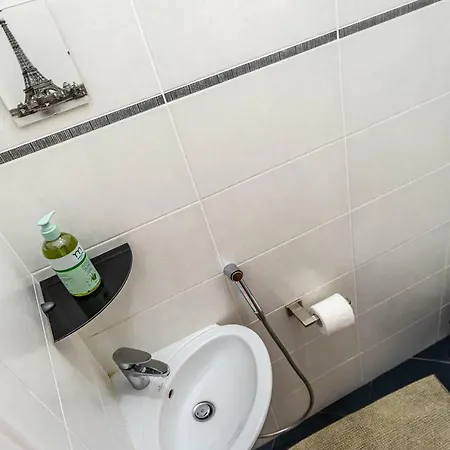 Cozy 2bdr Apt On Stikliu Str With Inner Yard S43 Apartment *