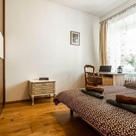 Cozy 2bdr Apt On Stikliu Str With Inner Yard S43 Apartment