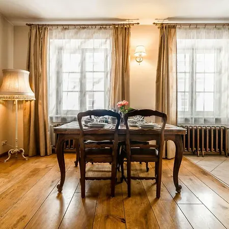 Cozy 2bdr Apt On Stikliu Str With Inner Yard S43 *